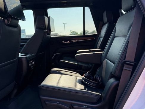 Used 2021 GMC Yukon Denali w/ Denali Ultimate Package AWD/4WD image 13