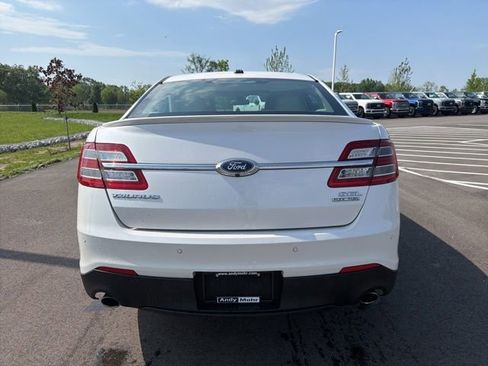 Used 2018 Ford Taurus SEL w/ Equipment Group 201A FWD image 8