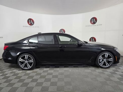 Used 2019 BMW 750i xDrive image 3