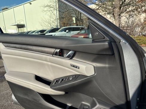Used 2019 Honda Accord Touring image 35