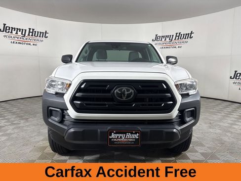 Used 2019 Toyota Tacoma SR image 4