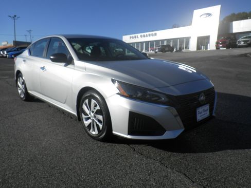 Used 2024 Nissan Altima 2.5 S image 1