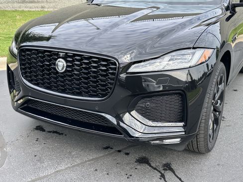 Used 2026 Jaguar F-PACE R-Dynamic S AWD/4WD image 12