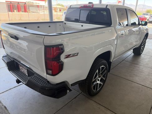 Used 2023 Chevrolet Colorado Z71 w/ Z71 Convenience Package 2 AWD/4WD image 5