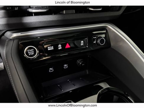 Used 2025 Audi Q5 Prestige AWD/4WD image 38