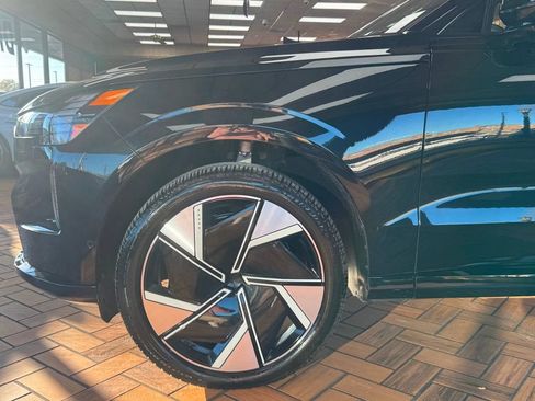 Used 2025 Volvo EX90 Plus image 15