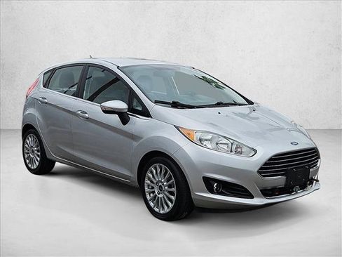 Used 2014 Ford Fiesta Titanium image 3