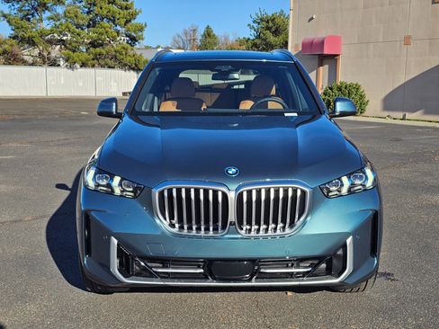 New 2026 BMW X5 xDrive50e image 6
