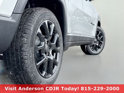 New 2026 Jeep Compass Latitude image 14