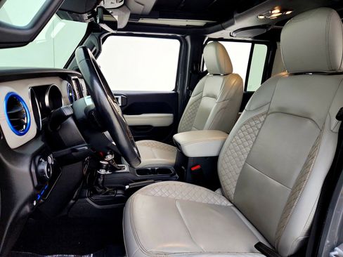 Used 2023 Jeep Wrangler Sahara image 12