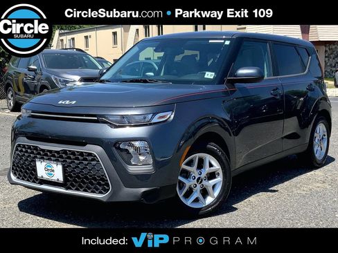 Used 2022 Kia Soul S FWD image 1