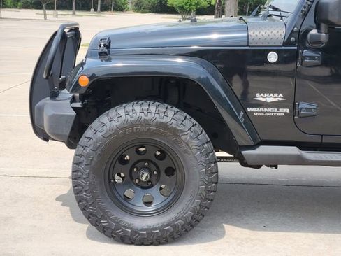 Used 2015 Jeep Wrangler Unlimited Sahara AWD/4WD image 8