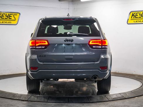 Used 2022 Jeep Grand Cherokee Laredo X image 3