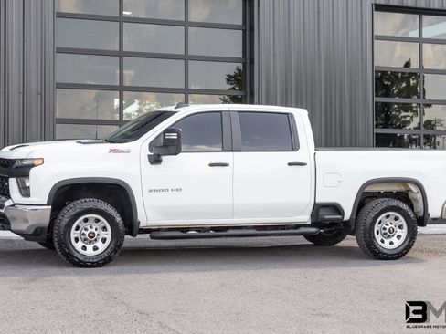 Used 2022 Chevrolet Silverado 2500 W/T w/ WT Convenience Package AWD/4WD image 3