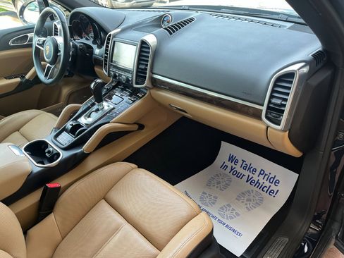 Used 2016 Porsche Cayenne Diesel image 18