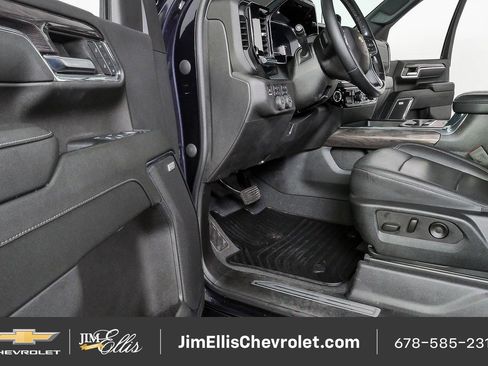 Certified 2024 Chevrolet Silverado 2500 LTZ w/ LTZ Convenience Package AWD/4WD image 8