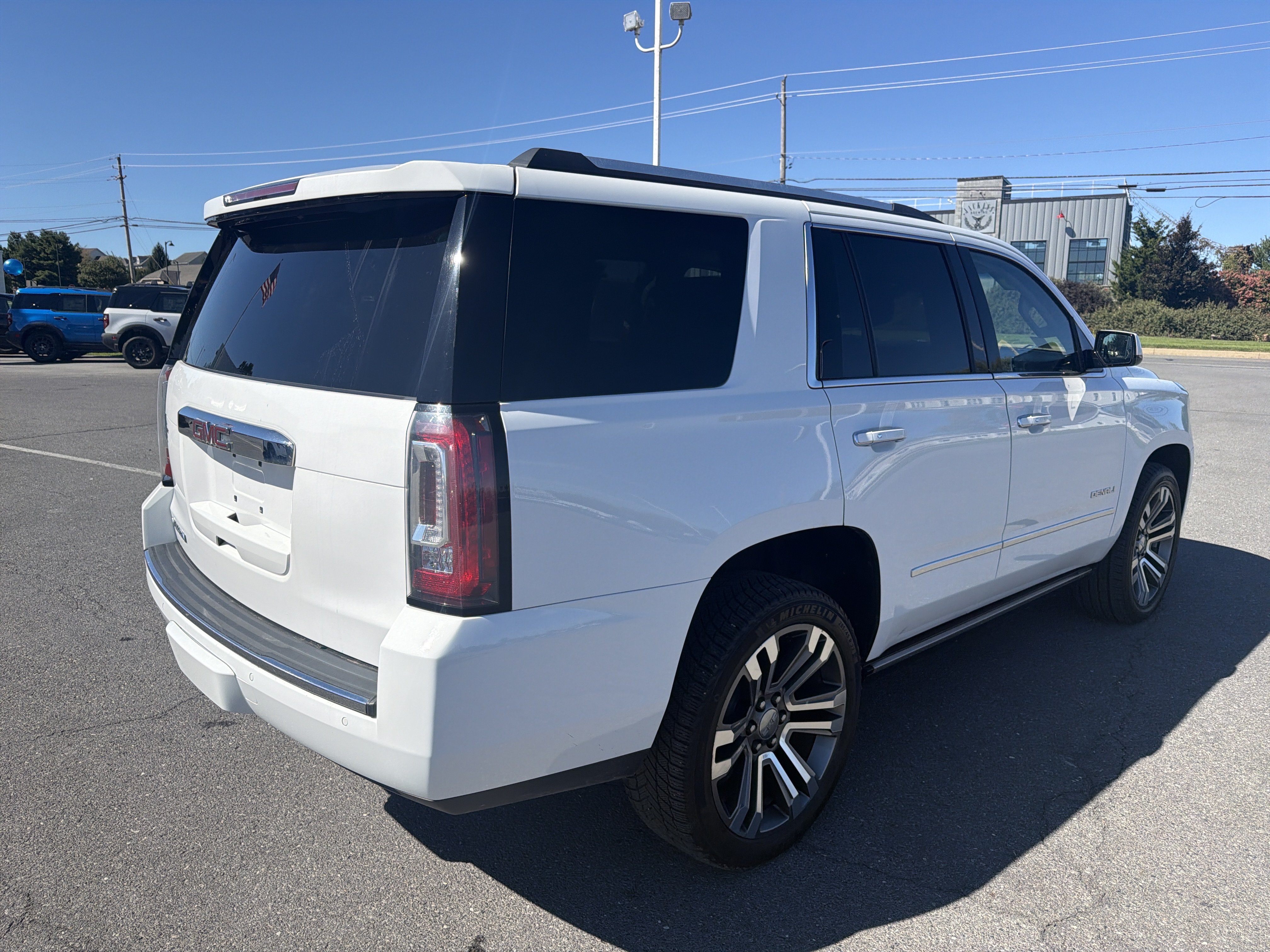 Used 2018 GMC Yukon Denali w/ Denali Ultimate Package AWD/4WD image 3