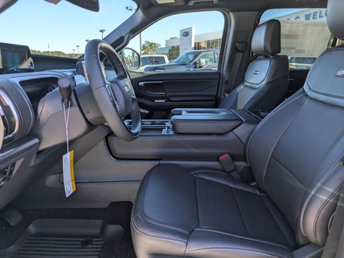 New 2025 Ford Expedition Platinum w/ Stealth Performance Package AWD/4WD image 22