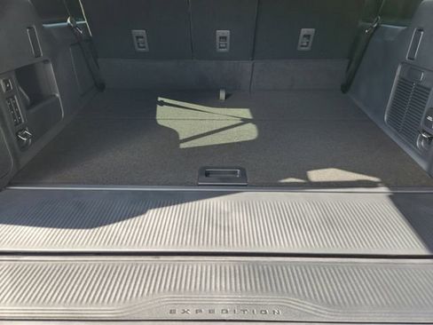 New 2026 Ford Expedition Max Platinum image 23