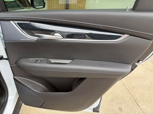 Certified 2025 Cadillac XT5 Premium Luxury image 23