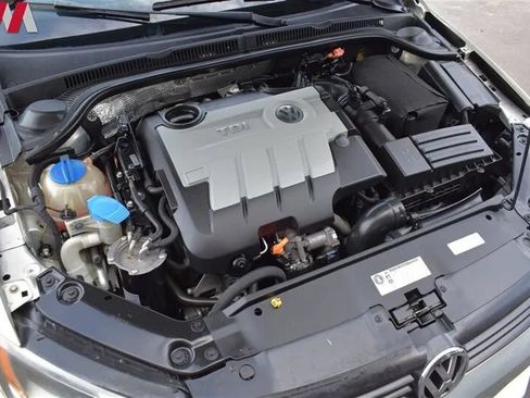 Used 2012 Volkswagen Jetta TDI w/ TDI Appearance Pkg FWD image 22