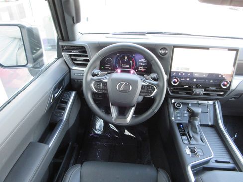 Used 2026 Lexus GX 550 image 35