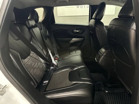 Used 2022 Jeep Cherokee Latitude AWD/4WD image 20