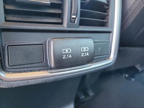 Used 2023 Subaru Forester Limited image 38