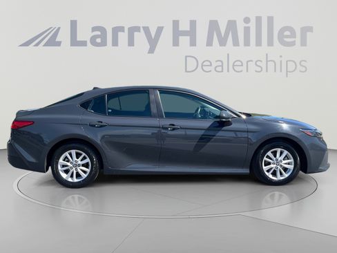 Used 2025 Toyota Camry LE FWD image 6