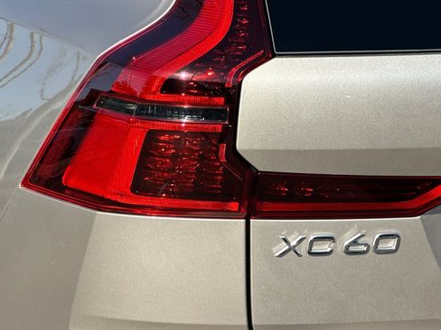 New 2026 Volvo XC60 T8 Ultra w/ Climate Package AWD/4WD image 22