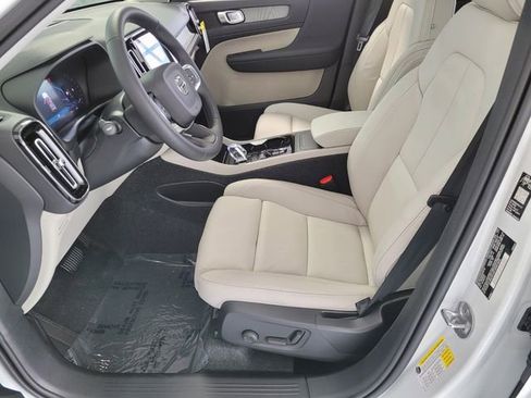 New 2026 Volvo XC40 B5 Plus w/ Protection Package Premier image 9