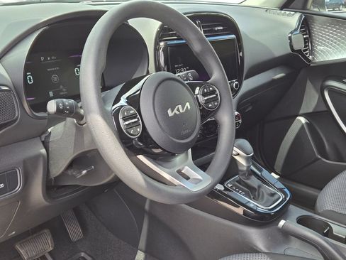 Certified 2025 Kia Soul S FWD image 17