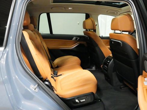 Used 2024 BMW X7 xDrive40i w/ Premium Package AWD/4WD image 10