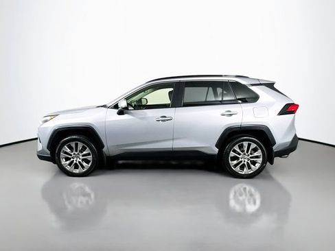 Certified 2022 Toyota RAV4 XLE Premium AWD/4WD image 5
