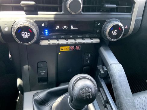 Used 2024 Toyota Tacoma TRD Sport AWD/4WD image 34