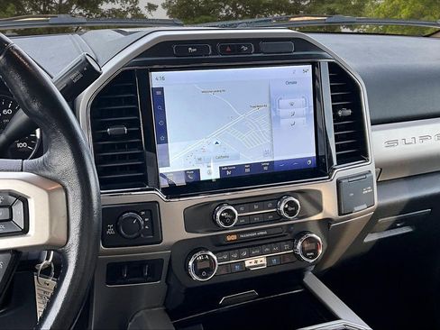 Certified 2022 Ford F250 Lariat w/ Chrome Package image 9