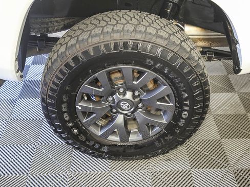 Used 2022 Toyota Tacoma SR5 image 11