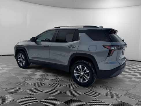 Used 2025 Chevrolet Equinox LT w/ Convenience Package II image 5