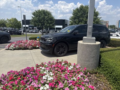 Used 2024 Dodge Durango R/T RWD image 5