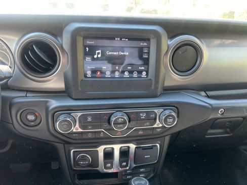 Used 2021 Jeep Wrangler Willys image 24