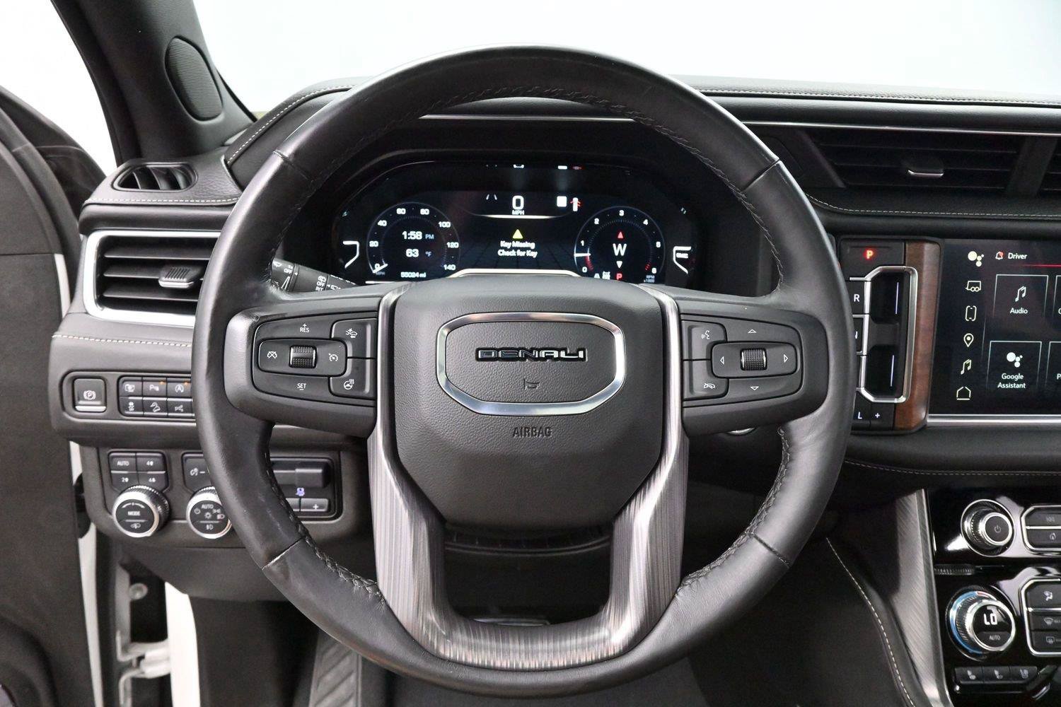 Used 2023 GMC Yukon XL Denali Ultimate AWD/4WD image 17