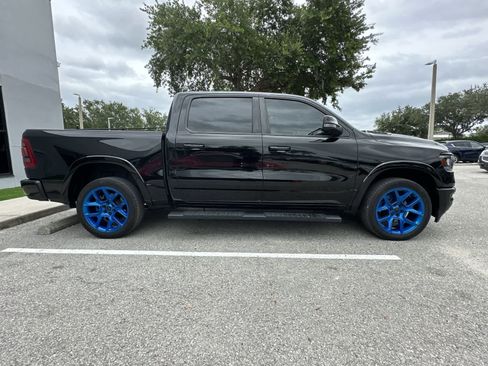 Used 2019 RAM 1500 Laramie AWD/4WD image 10