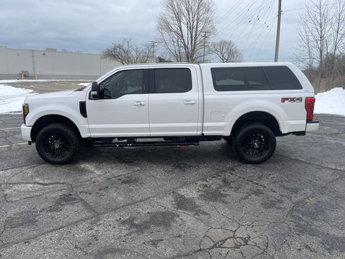 Used 2019 Ford F250 Lariat w/ Lariat Ultimate Package image 3