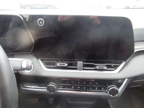 Certified 2025 Chevrolet Equinox LT w/ Convenience Package II image 12