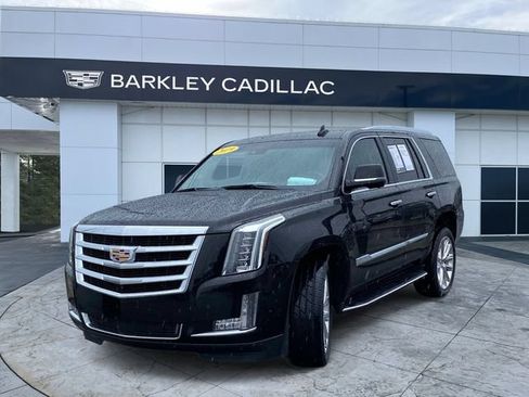 Used 2019 Cadillac Escalade Premium Luxury RWD image 7