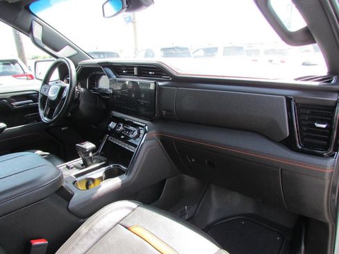Used 2025 GMC Sierra 1500 AT4 AWD/4WD image 25