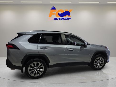 Used 2024 Toyota RAV4 XLE Premium FWD image 5
