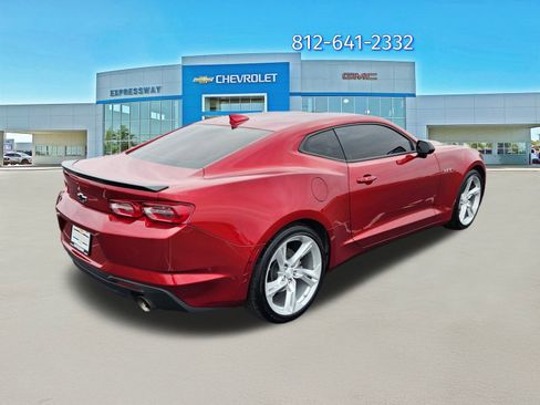 Used 2021 Chevrolet Camaro LT w/ Technology Package image 7