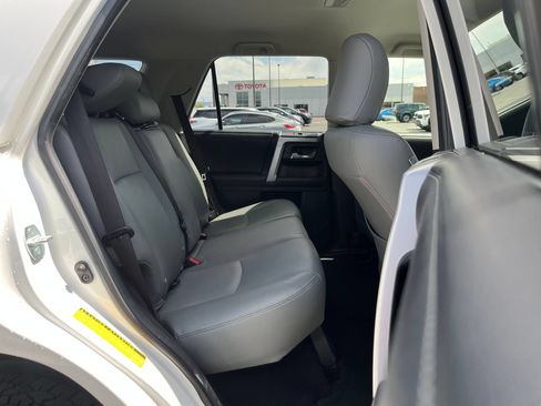 Used 2019 Toyota 4Runner SR5 AWD/4WD image 27