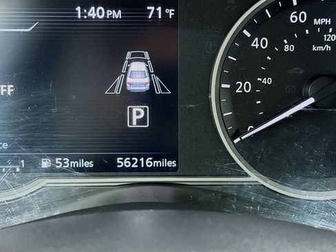 Used 2023 Nissan Versa SV image 8